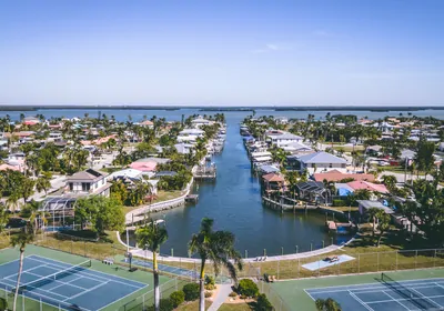 Beachfront houses on a sunny day Beachfront houses on a sunny day